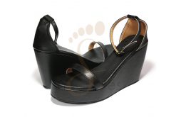 01-wedge-black-pic1